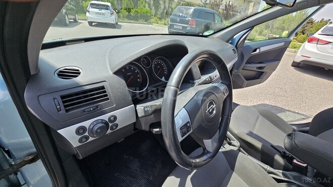 Opel Astra 2009, 268,800 km - 1.4 l - Bakı