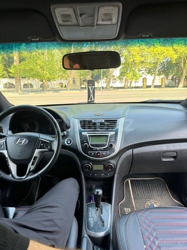 Hyundai Accent 2011, 260,000 km - 1.6 l - Mingəçevir