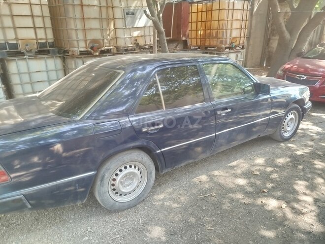 Mercedes E 200 1993, 296,000 km - 2.0 l - Bakı