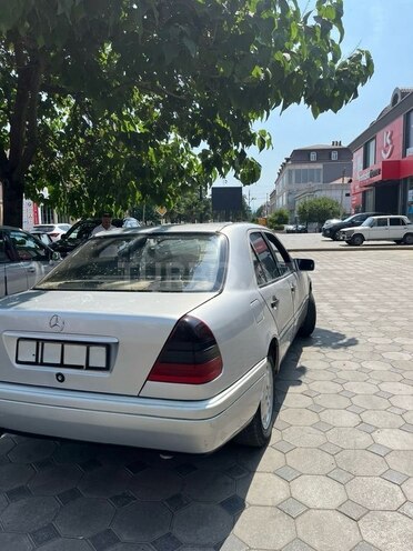 Mercedes C 220 d 1994, 812,030 km - 2.2 l - Masallı