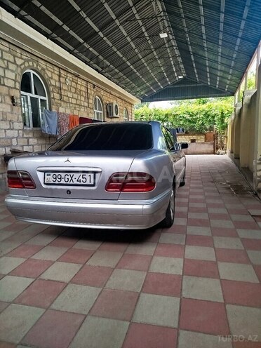 Mercedes E 220 d 2000, 513,000 km - 2.2 l - Qazax
