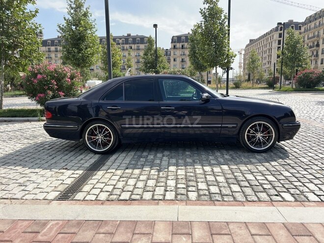 Mercedes E 240 1999, 257,000 km - 2.4 l - Bakı