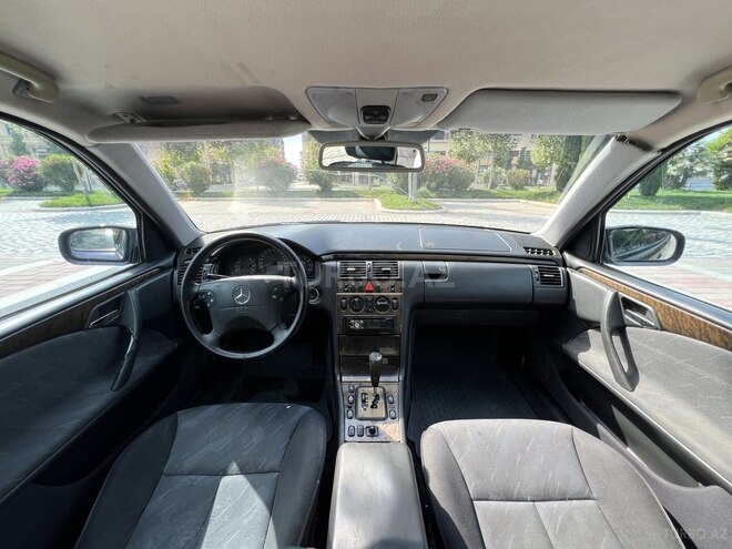 Mercedes E 240 1999, 257,000 km - 2.4 l - Bakı