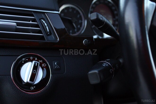 Mercedes E 250 2009, 278,000 km - 2.1 l - Bakı