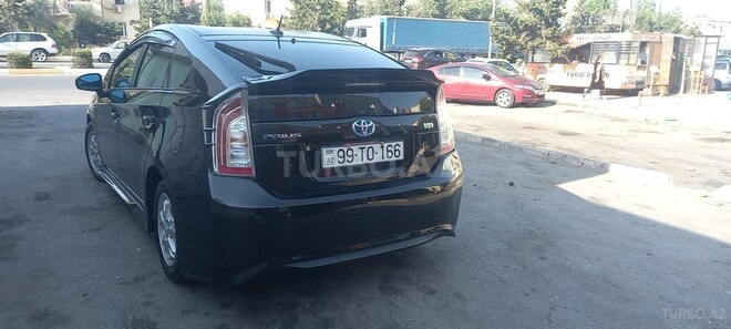Toyota Prius 2015, 125,000 km - 1.8 л - Sumqayıt