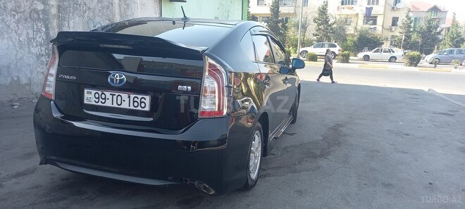 Toyota Prius 2015, 125,000 km - 1.8 л - Sumqayıt