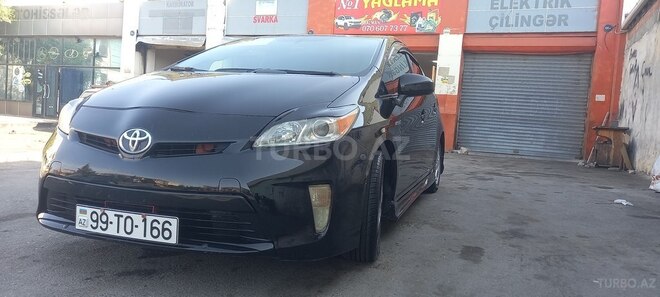 Toyota Prius 2015, 125,000 km - 1.8 л - Sumqayıt