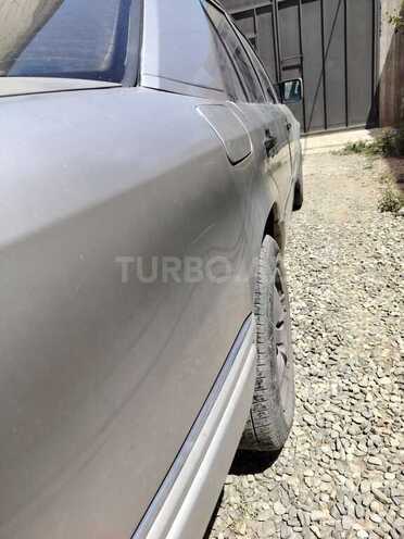 Mercedes E 250 1993, 450,000 km - 2.5 l - Bakı