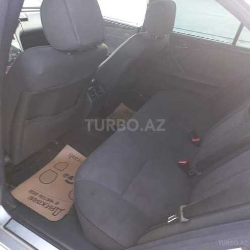 Mercedes E 220 d 2001, 245,000 km - 2.2 l - Bakı