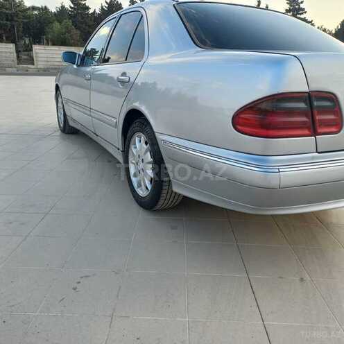 Mercedes E 220 d 2001, 245,000 km - 2.2 l - Bakı