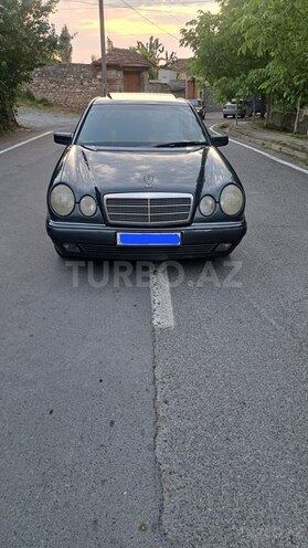 Mercedes E 220 1998, 390,000 km - 2.2 l - Şəki