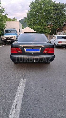 Mercedes E 220 1998, 390,000 km - 2.2 l - Şəki