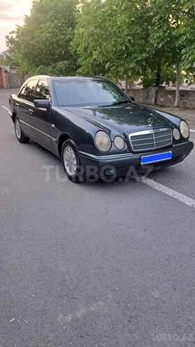 Mercedes E 220 1998, 390,000 km - 2.2 l - Şəki