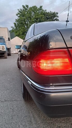 Mercedes E 220 1998, 390,000 km - 2.2 l - Şəki