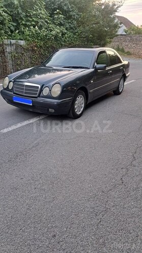 Mercedes E 220 1998, 390,000 km - 2.2 l - Şəki