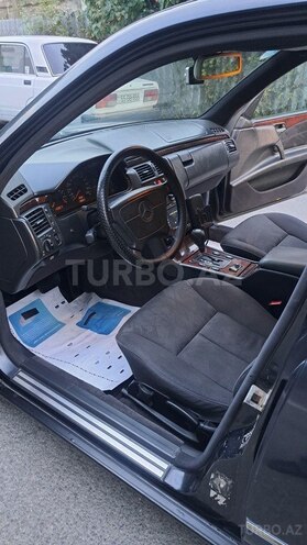 Mercedes E 220 1998, 390,000 km - 2.2 l - Şəki