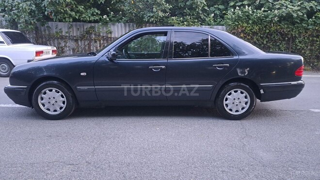 Mercedes E 220 1998, 390,000 km - 2.2 l - Şəki