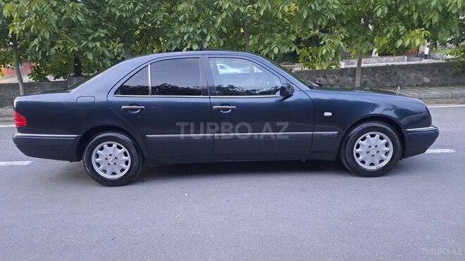 Mercedes E 220 1998, 390,000 km - 2.2 l - Şəki
