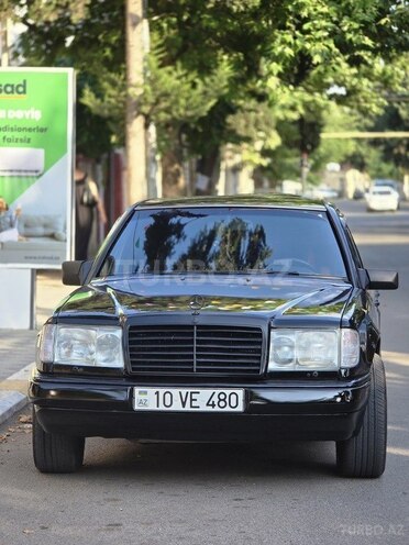 Mercedes E 220 1993, 301,000 km - 2.2 l - Tovuz