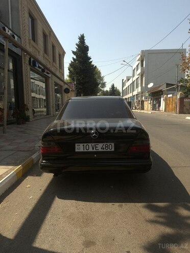 Mercedes E 220 1993, 301,000 km - 2.2 l - Tovuz