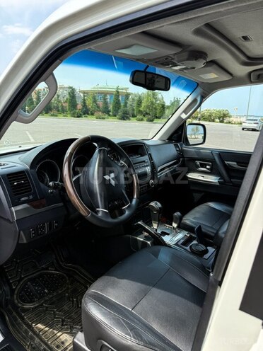 Mitsubishi Pajero 2012, 335,000 km - 3.5 l - Bakı