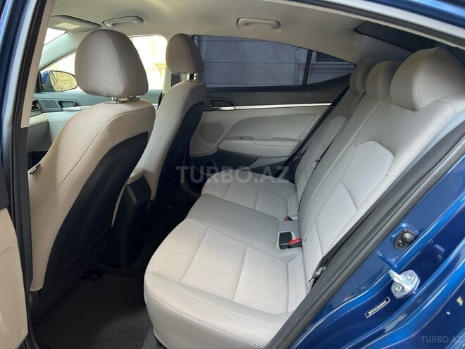 Hyundai Elantra 2019, 108,800 km - 2.0 l - Bakı