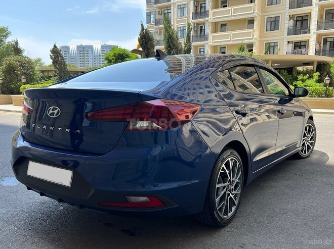 Hyundai Elantra 2019, 108,800 km - 2.0 l - Bakı