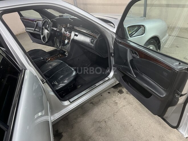 Mercedes E 220 d 2000, 255,520 km - 2.2 l - Gəncə