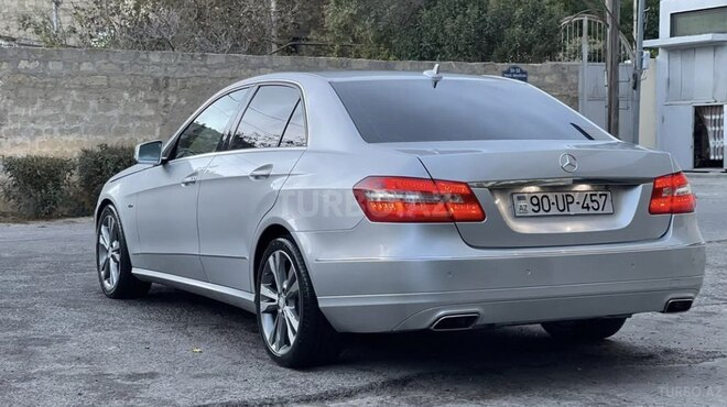 Mercedes E 220 d 2011, 300,900 km - 2.1 l - Bakı