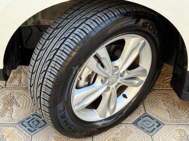 Hyundai ix35 2013, 93,000 km - 2.0 л - Gəncə