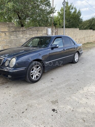 Mercedes E 240 2000, 324,456 km - 2.4 л - Bakı