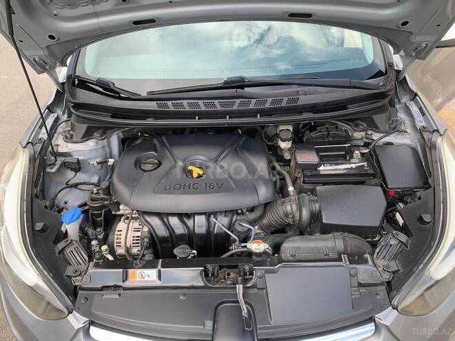 Hyundai Elantra 2015, 55,999 km - 1.8 l - Şirvan