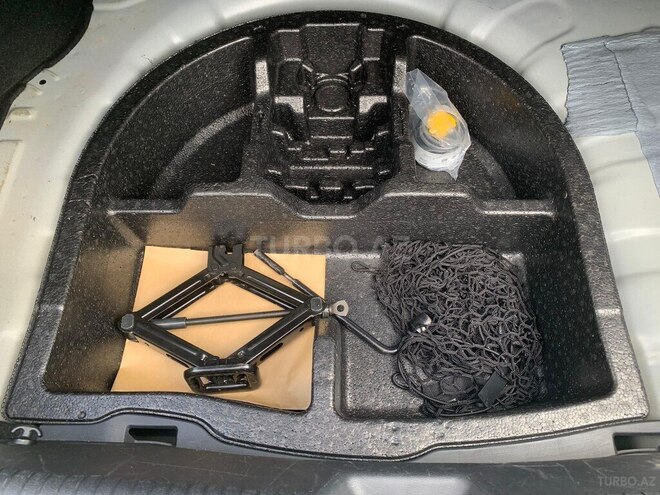 Hyundai Elantra 2015, 55,999 km - 1.8 l - Şirvan