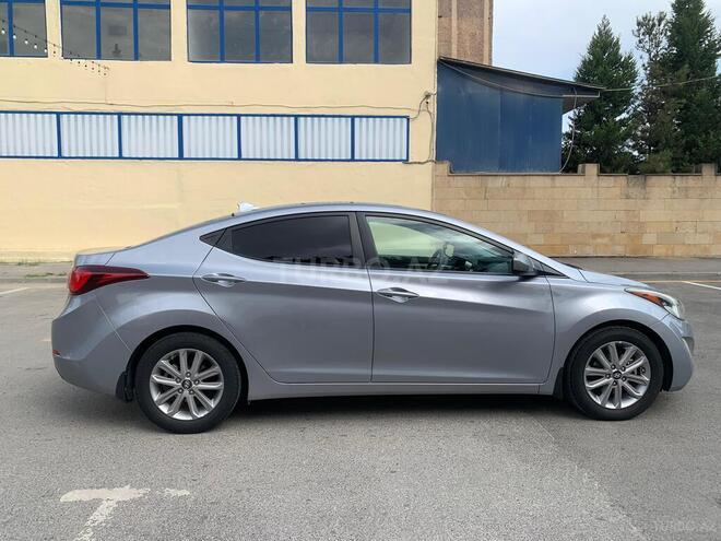 Hyundai Elantra 2015, 55,999 km - 1.8 l - Şirvan