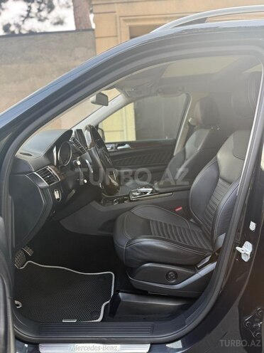 Mercedes GLS 400 4MATIC-8