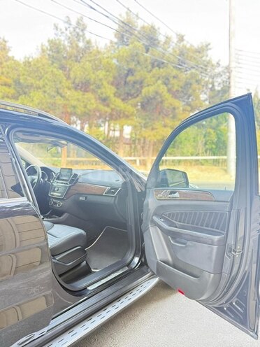 Mercedes GLS 400 4MATIC-6