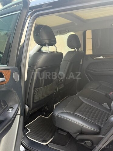 Mercedes GLS 400 4MATIC-13
