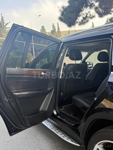 Mercedes GLS 400 4MATIC-12