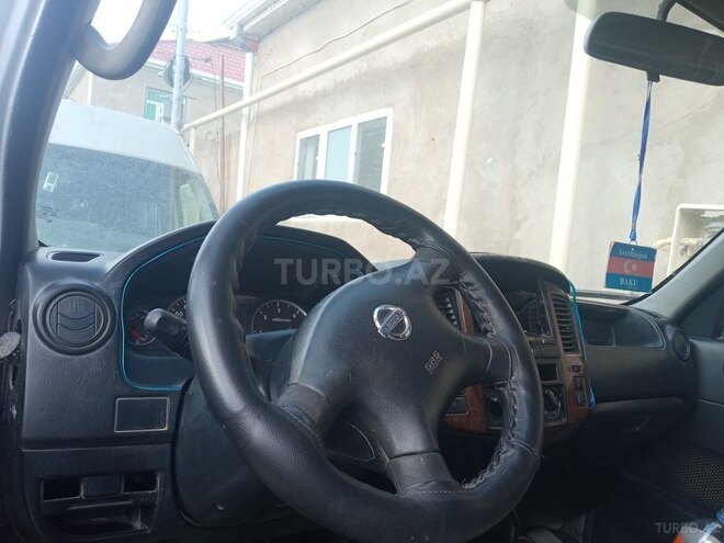 Nissan Urvan 2007, 385,000 km - 3.0 l - Bakı