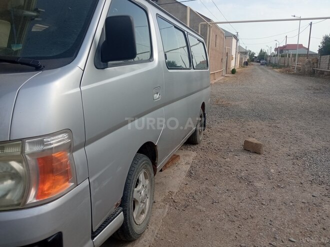 Nissan Urvan 2007, 385,000 km - 3.0 l - Bakı