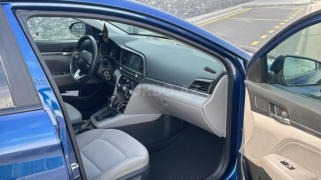 Hyundai Elantra 2019, 99,568 km - 2.0 l - Bakı