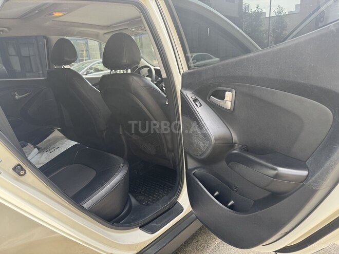 Hyundai ix35 2012, 330,000 km - 2.0 l - Bakı