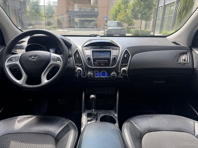 Hyundai ix35 2012, 330,000 km - 2.0 l - Bakı