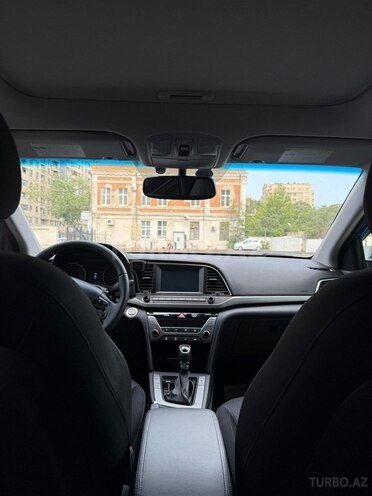 Hyundai Elantra 2017, 219,000 km - 2.0 l - Bakı
