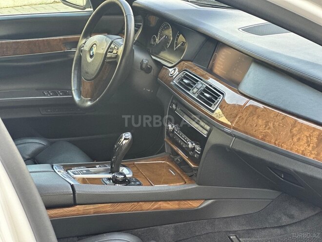 BMW 750 2009, 140,000 km - 4.4 l - Bakı