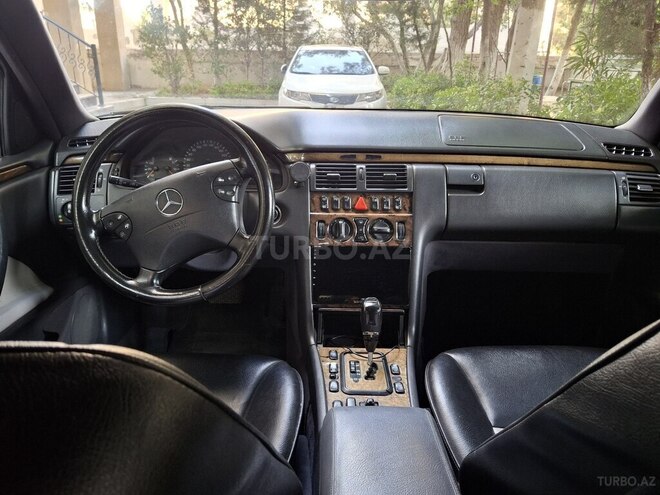 Mercedes E 240 2001, 420,000 km - 2.6 l - Bakı
