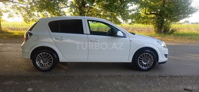 Opel Astra 2009, 280,000 km - 1.4 l - Dəliməmmədli