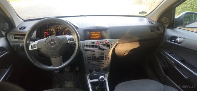 Opel Astra 2009, 280,000 km - 1.4 l - Dəliməmmədli