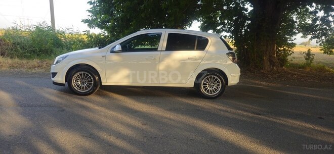 Opel Astra 2009, 280,000 km - 1.4 l - Dəliməmmədli
