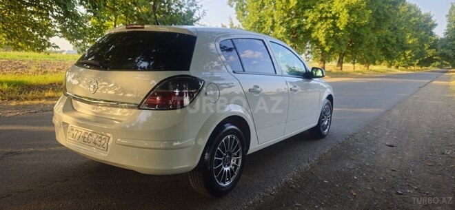 Opel Astra 2009, 280,000 km - 1.4 l - Dəliməmmədli